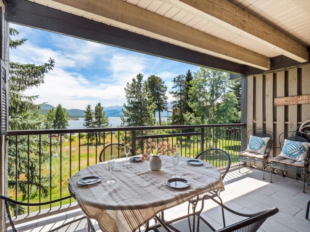 160 E La Bonte STREET 203