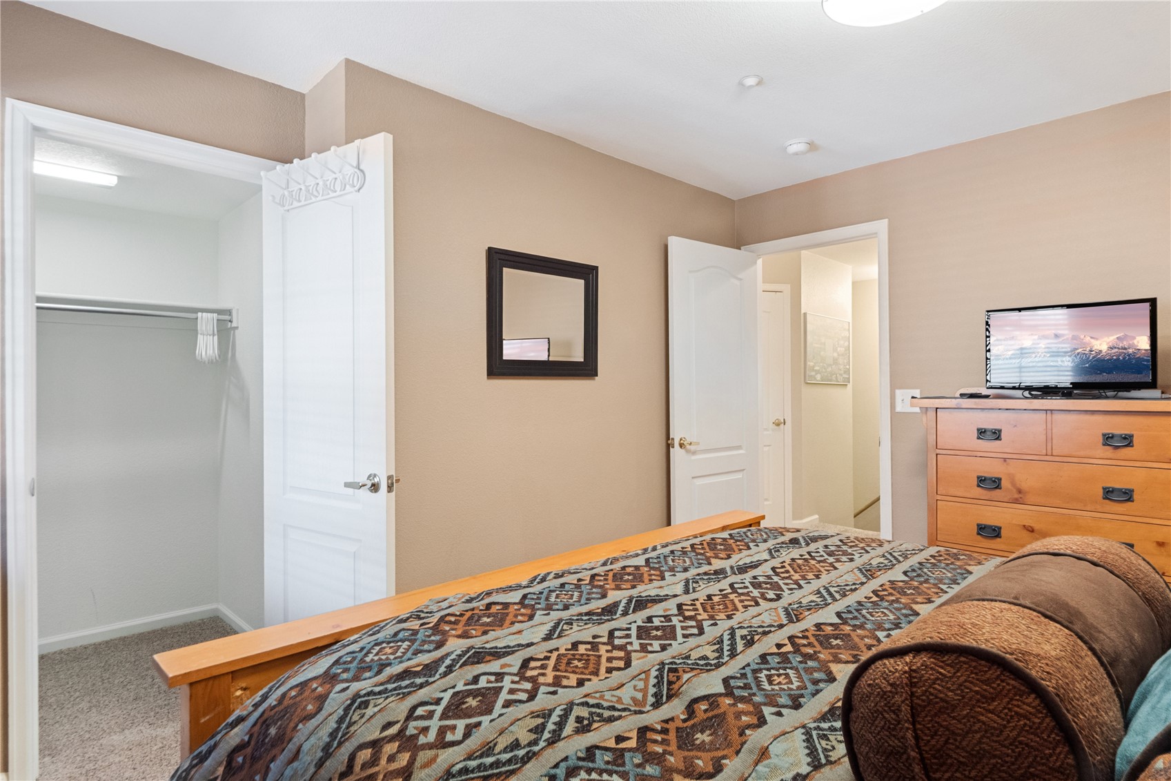 73 Pelican CIRCLE 705