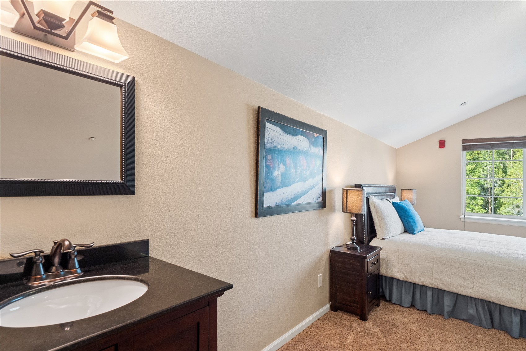 73 Pelican CIRCLE 705