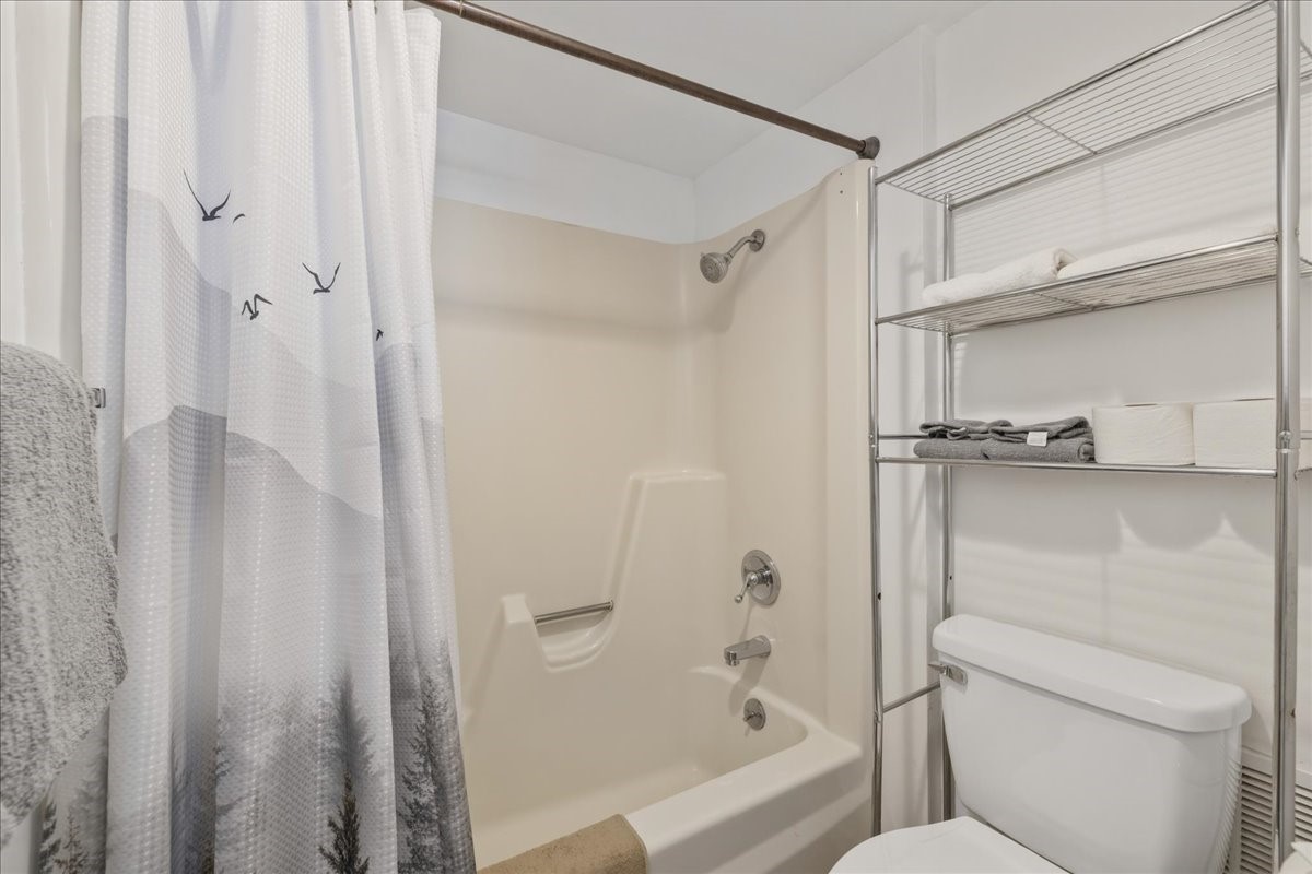 220 E La Bonte STREET 130