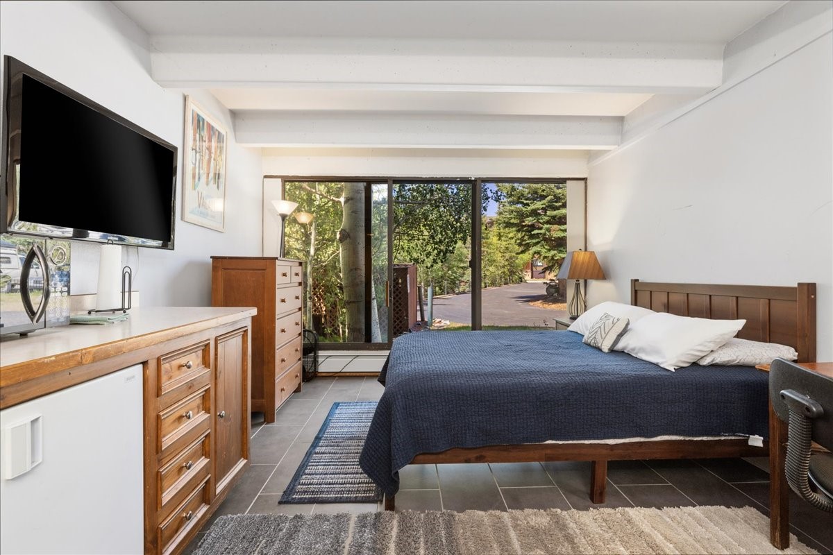 220 E La Bonte STREET 130