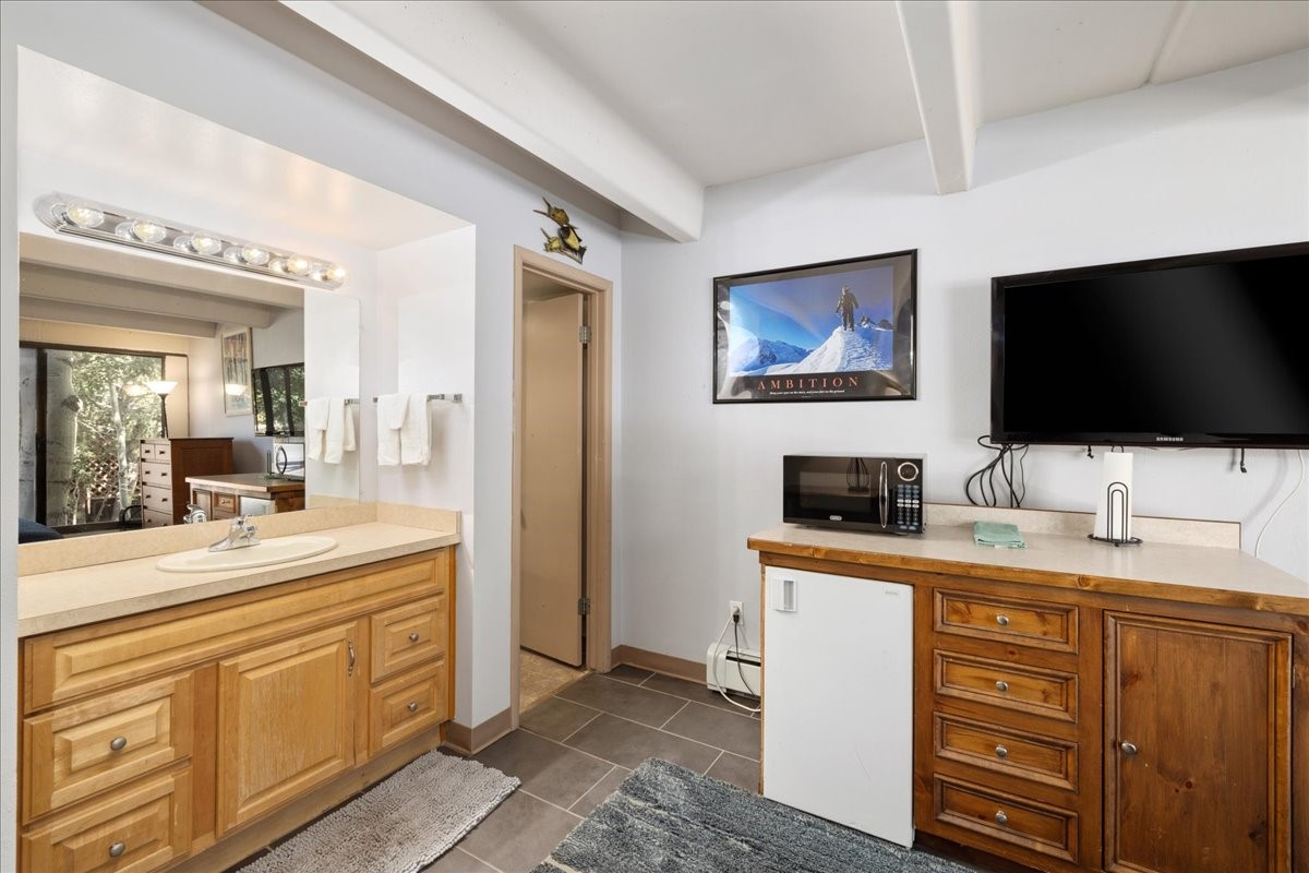 220 E La Bonte STREET 130