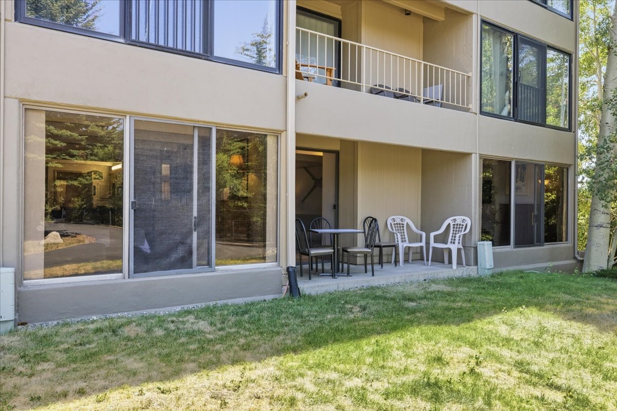 220 E La Bonte STREET 130