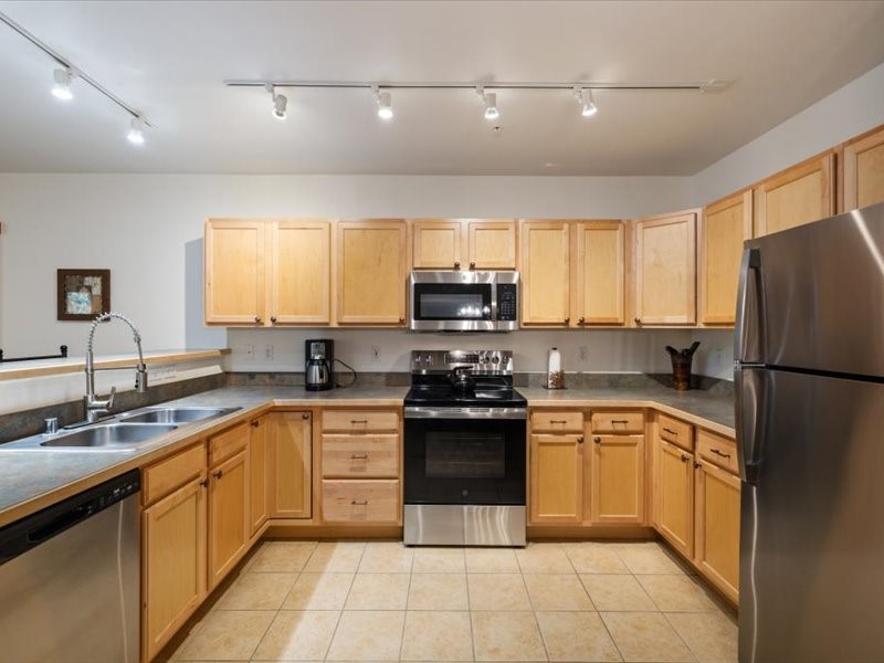337 Streamside LANE 103