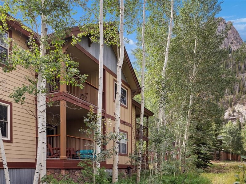 337 Streamside LANE 103