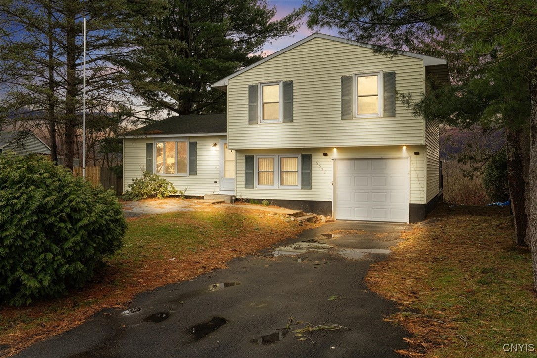 5575 Imperia Lane