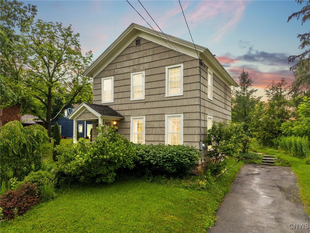 17 Burr Street