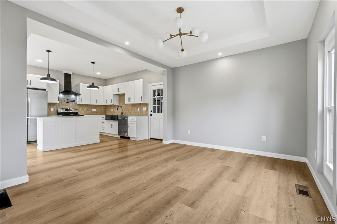 8252 Dampier Circle