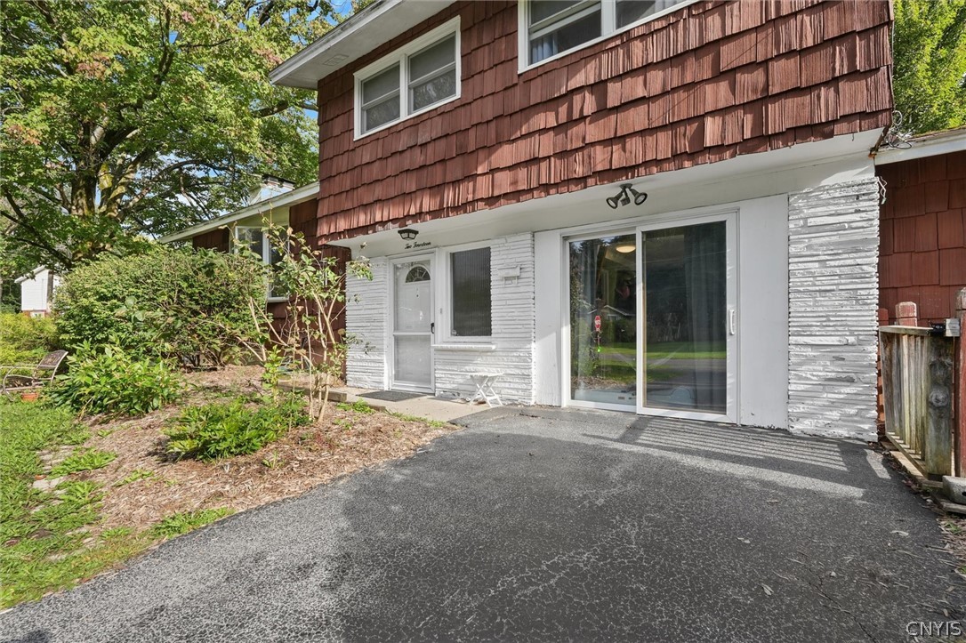 214 Wells Avenue West