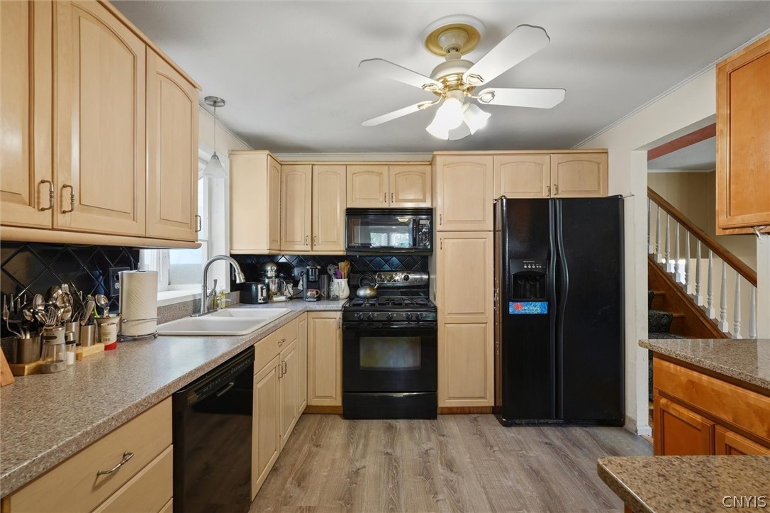214 Wells Avenue West