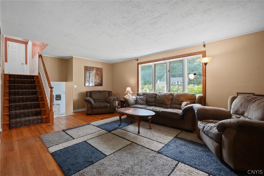 214 Wells Avenue West
