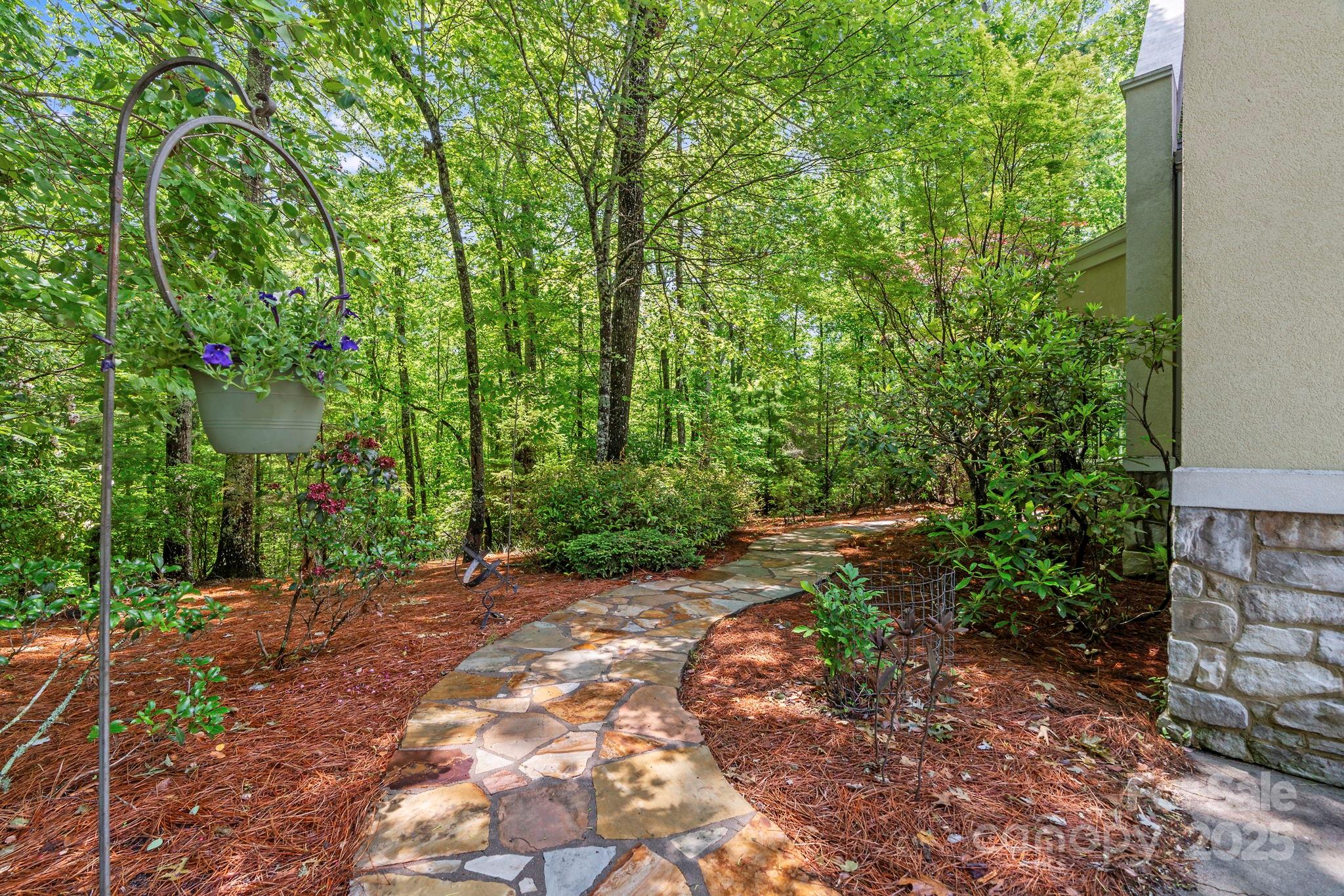142 Paisley Lane