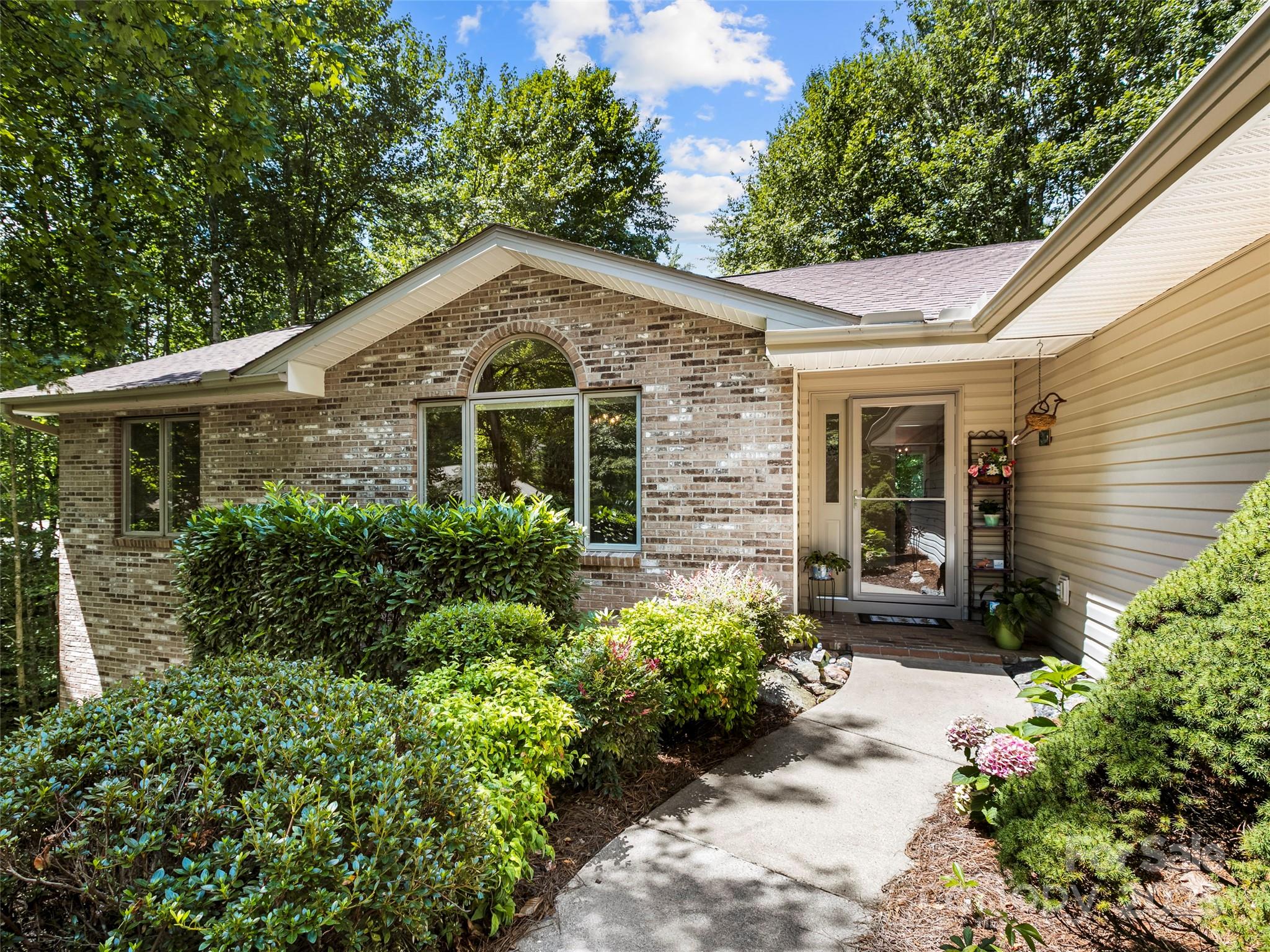 1820 Riverview Court