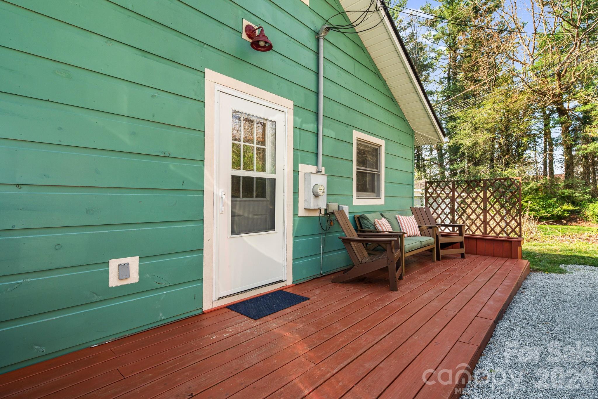 1207 Willow Road