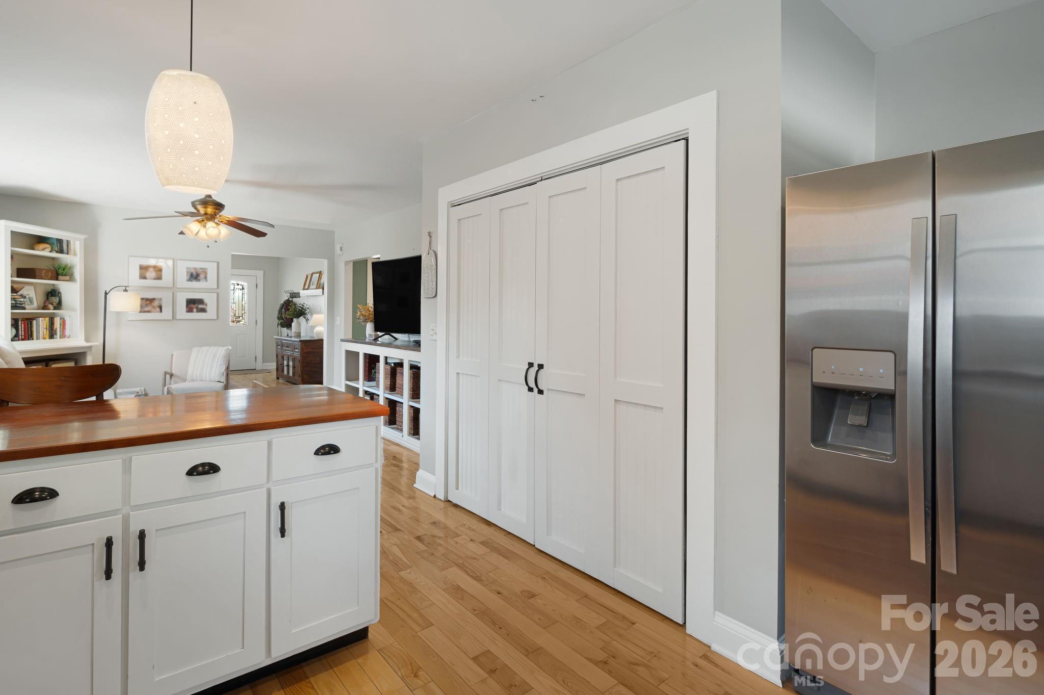 1207 Willow Road