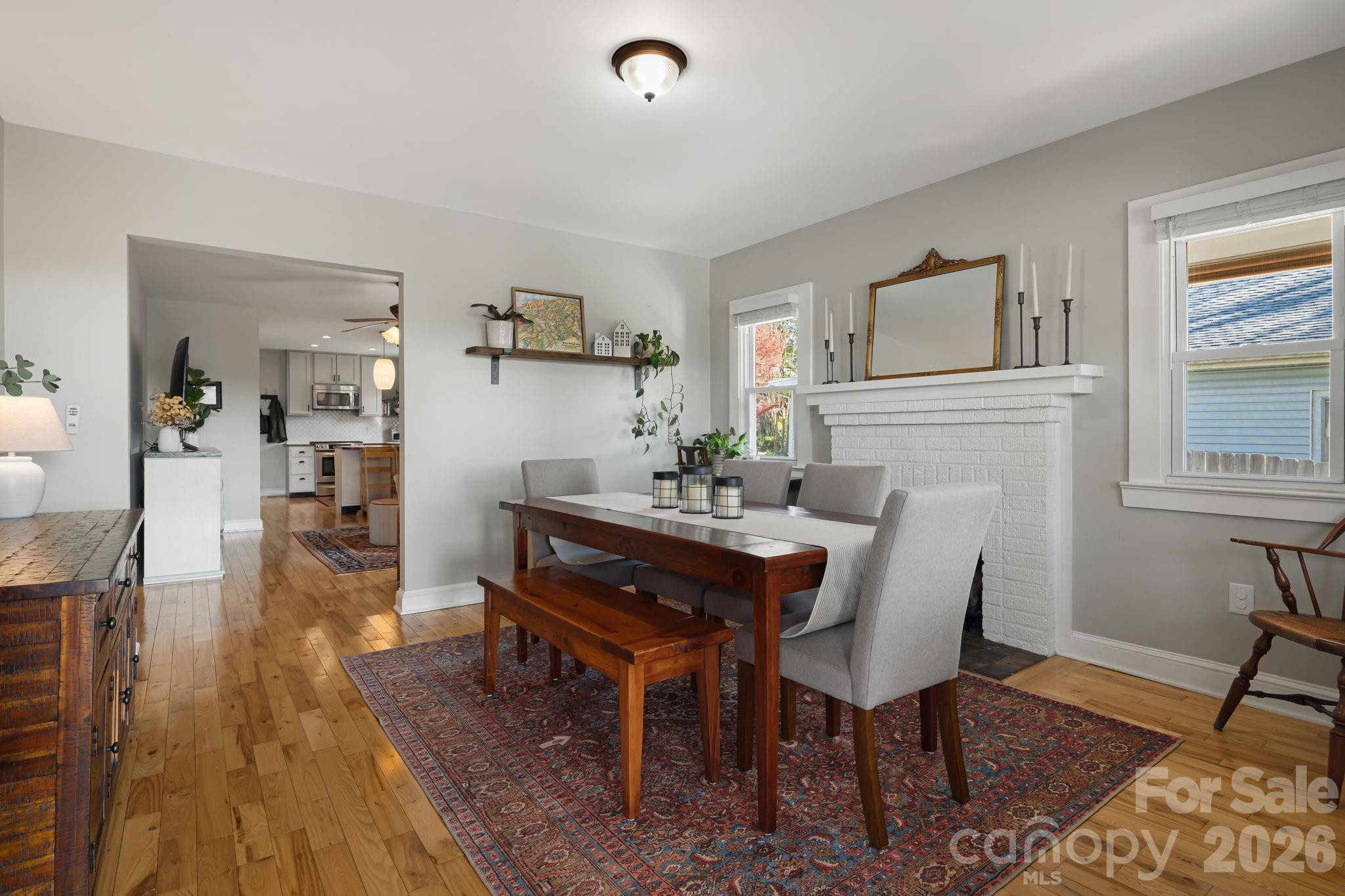 1207 Willow Road
