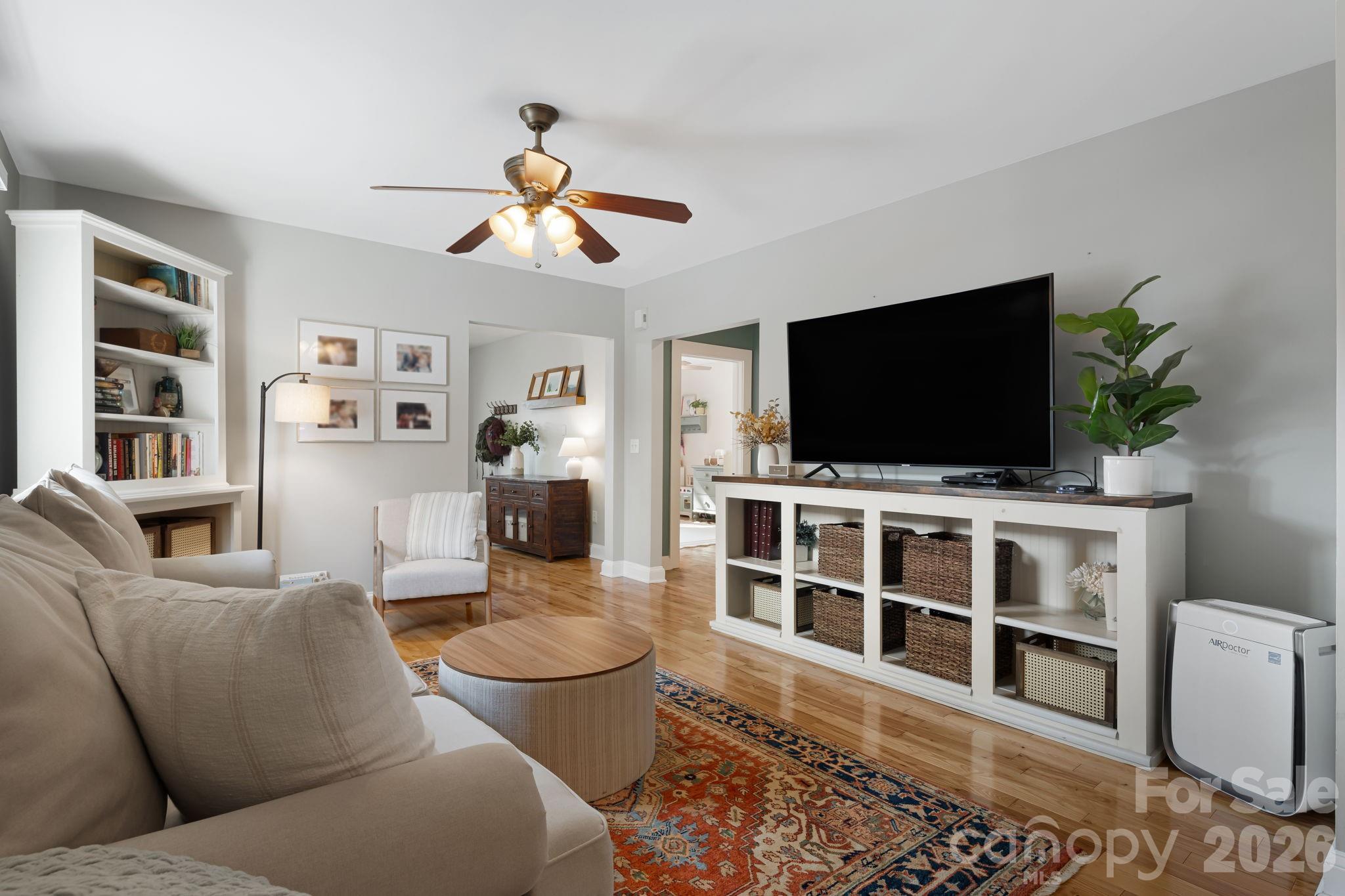 1207 Willow Road