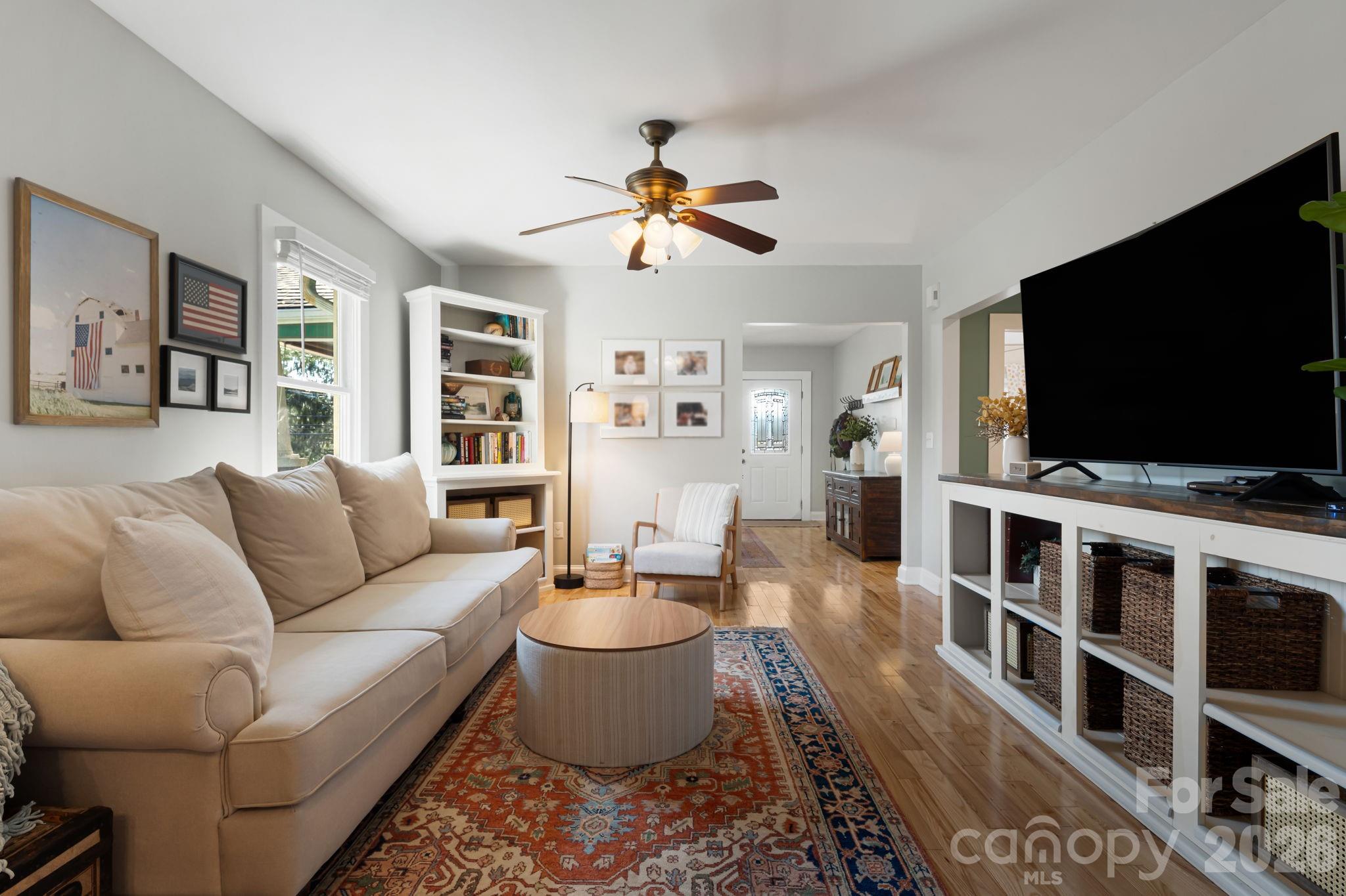 1207 Willow Road