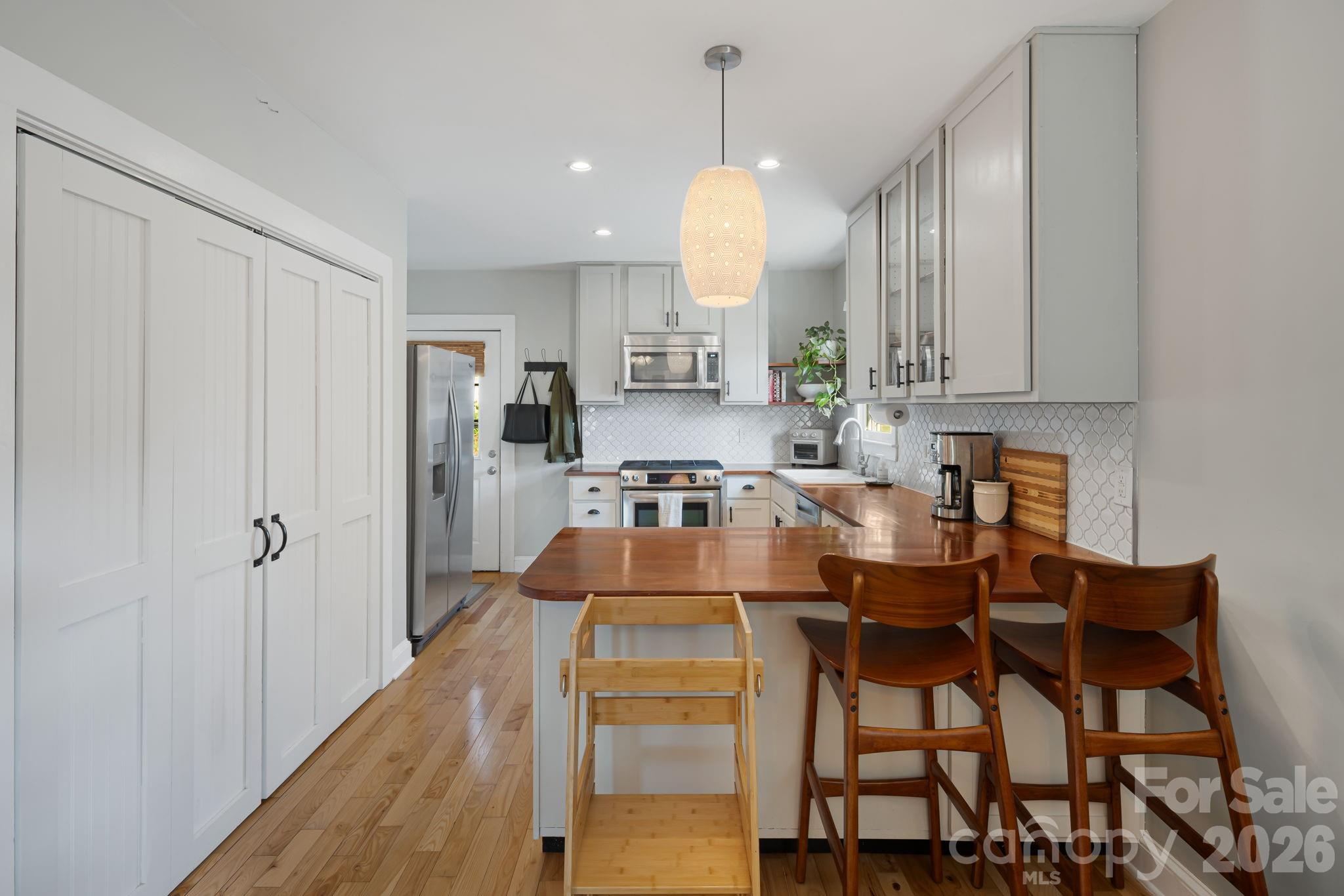 1207 Willow Road