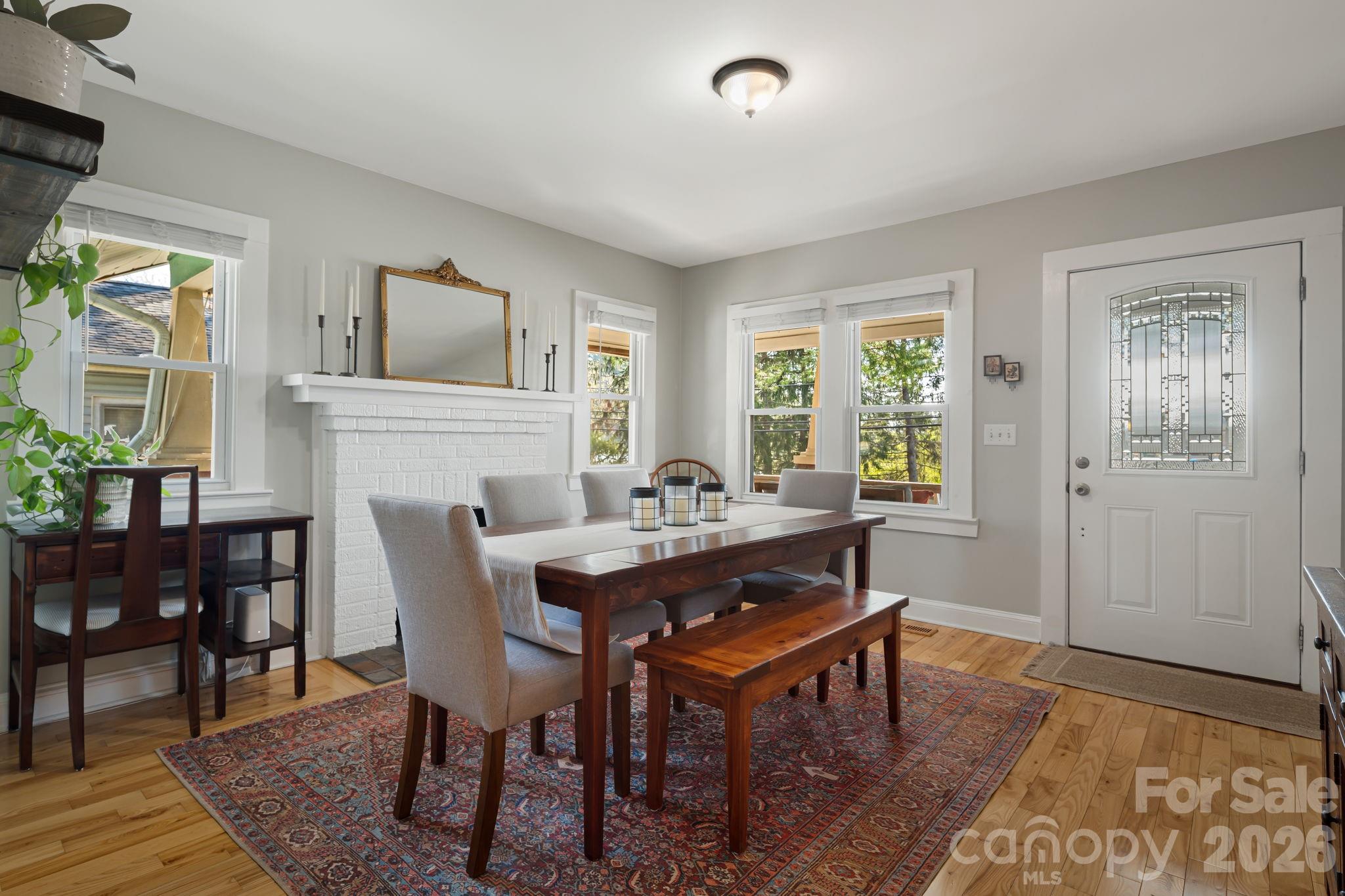 1207 Willow Road
