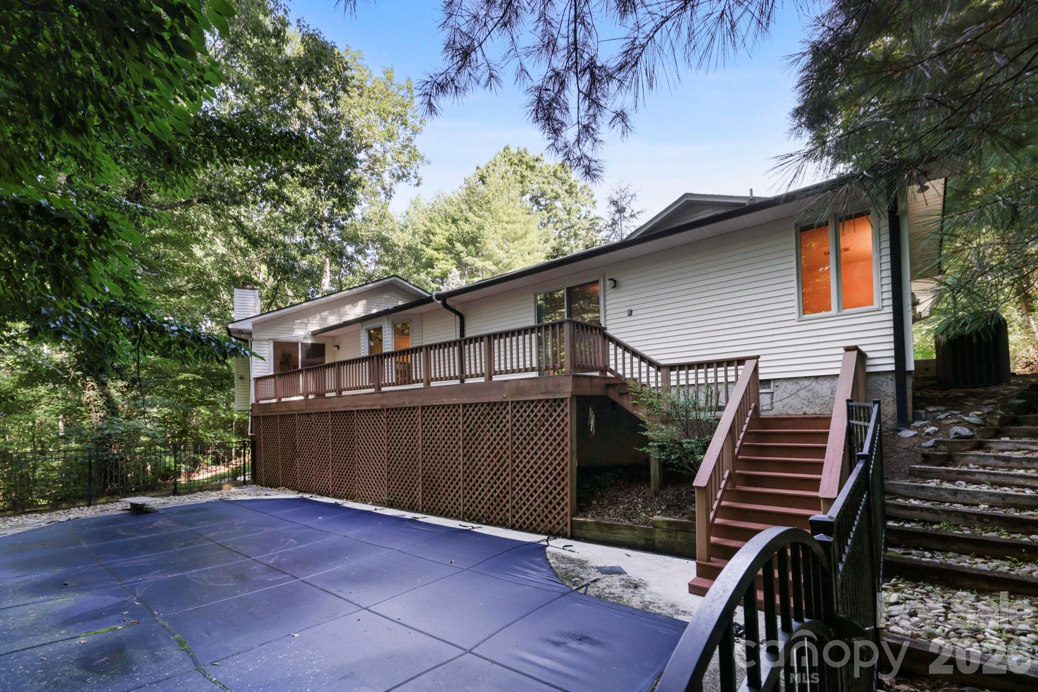 18 E Rosewood Trail