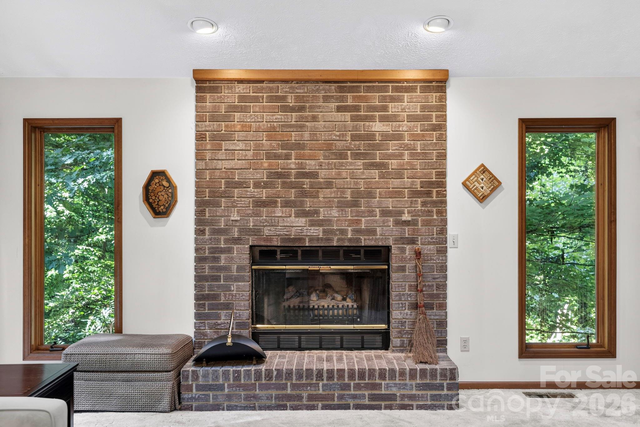 18 E Rosewood Trail