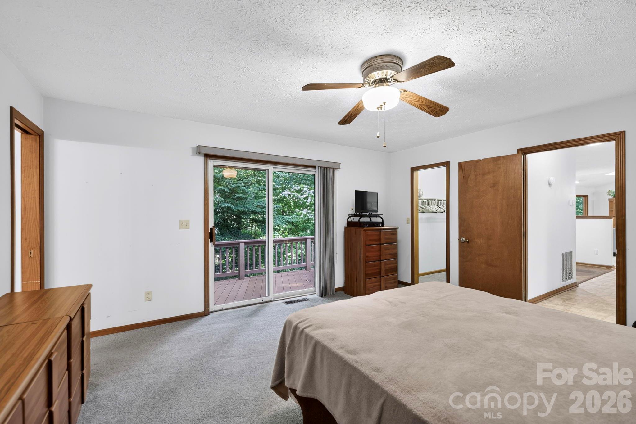 18 E Rosewood Trail