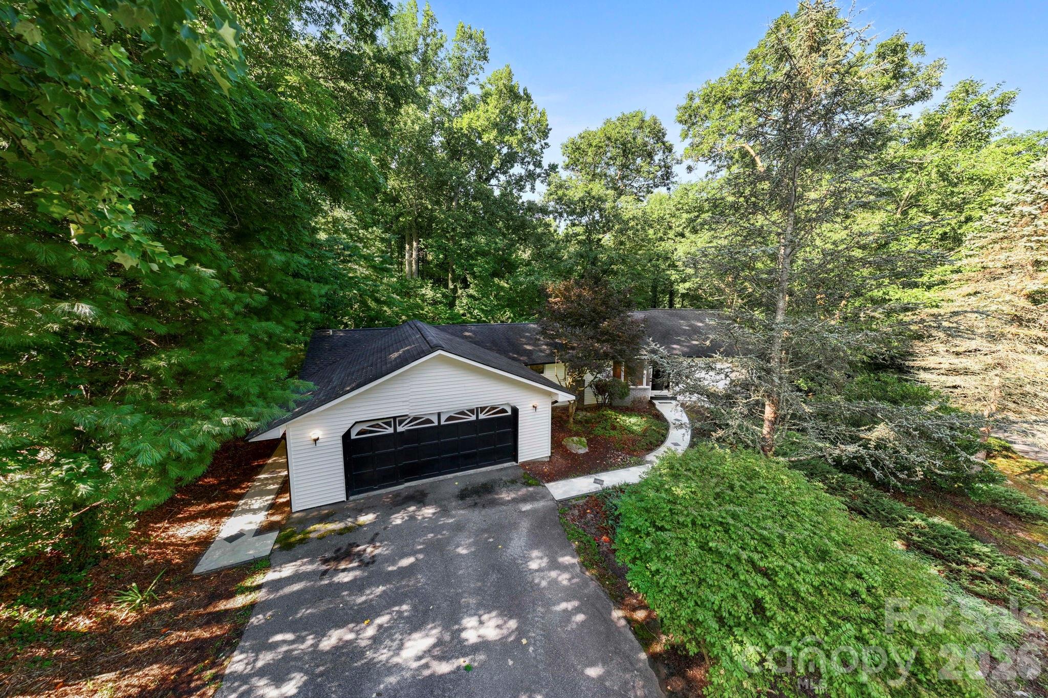 18 E Rosewood Trail