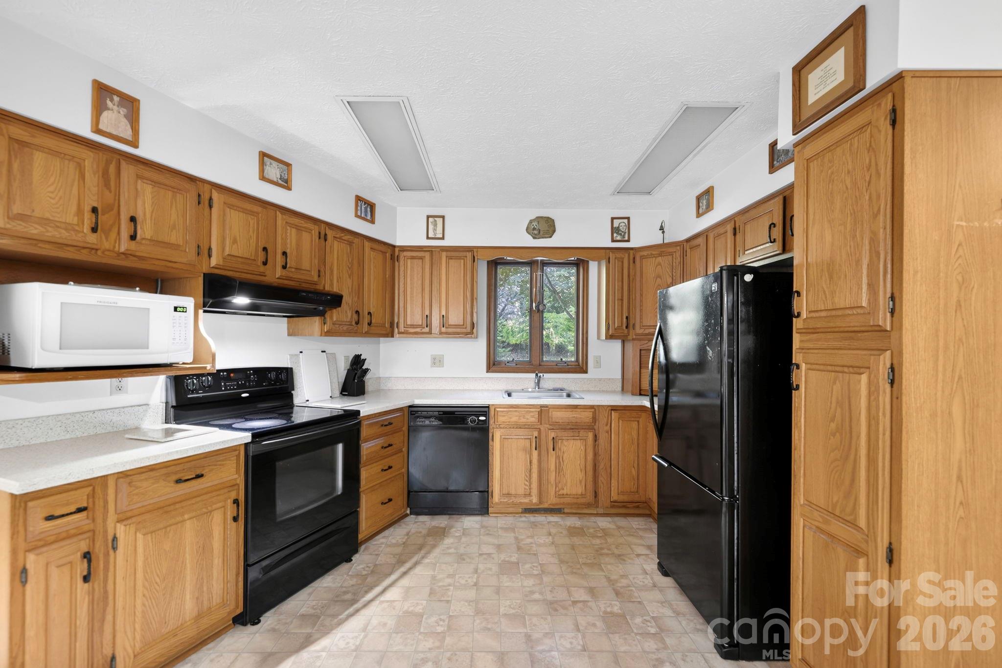 18 E Rosewood Trail