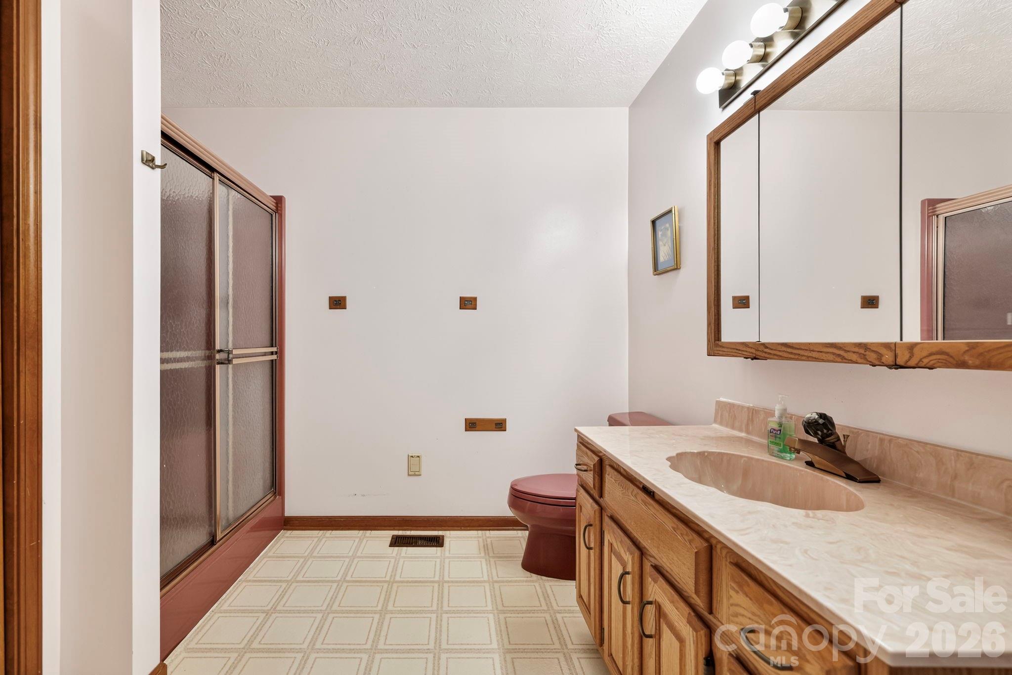 18 E Rosewood Trail