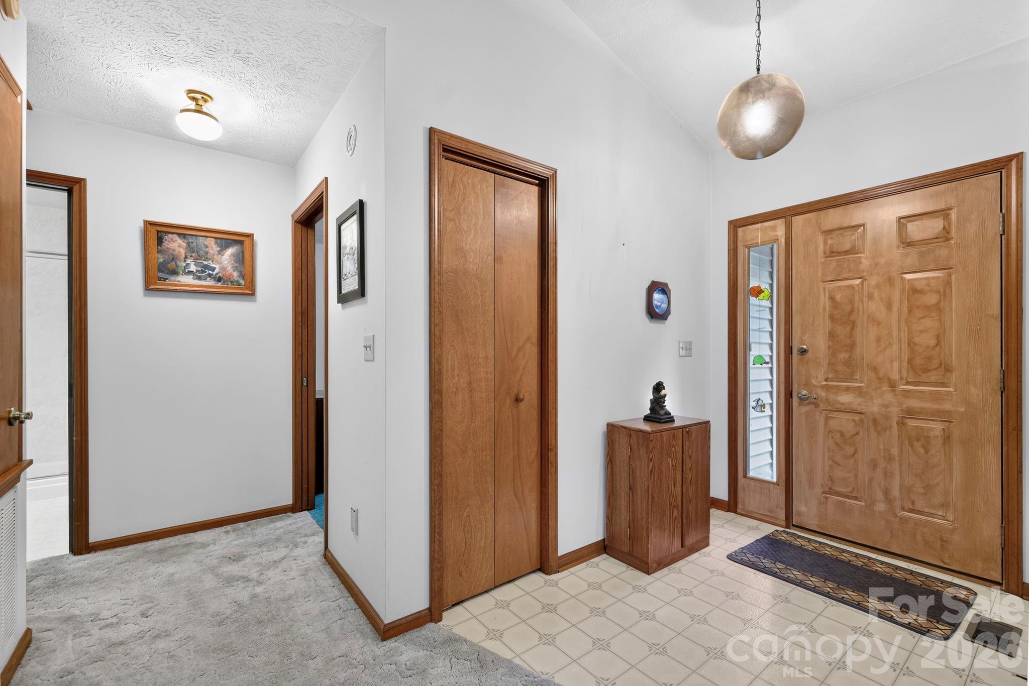 18 E Rosewood Trail