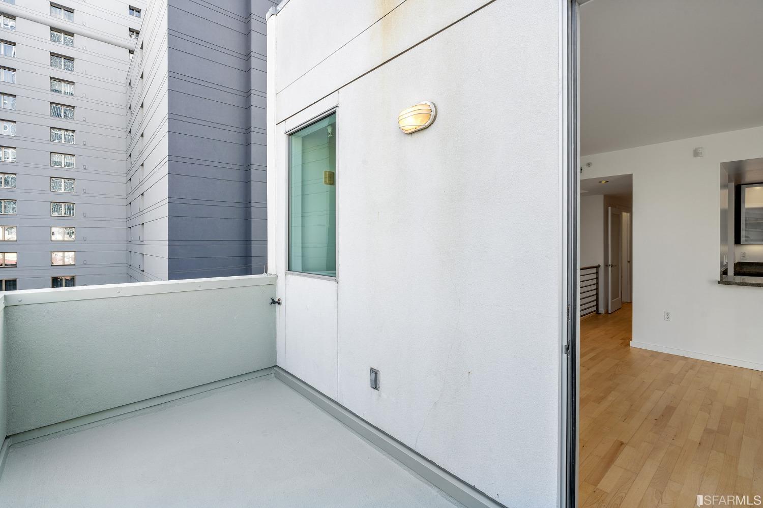 69 Clementina Street # 802