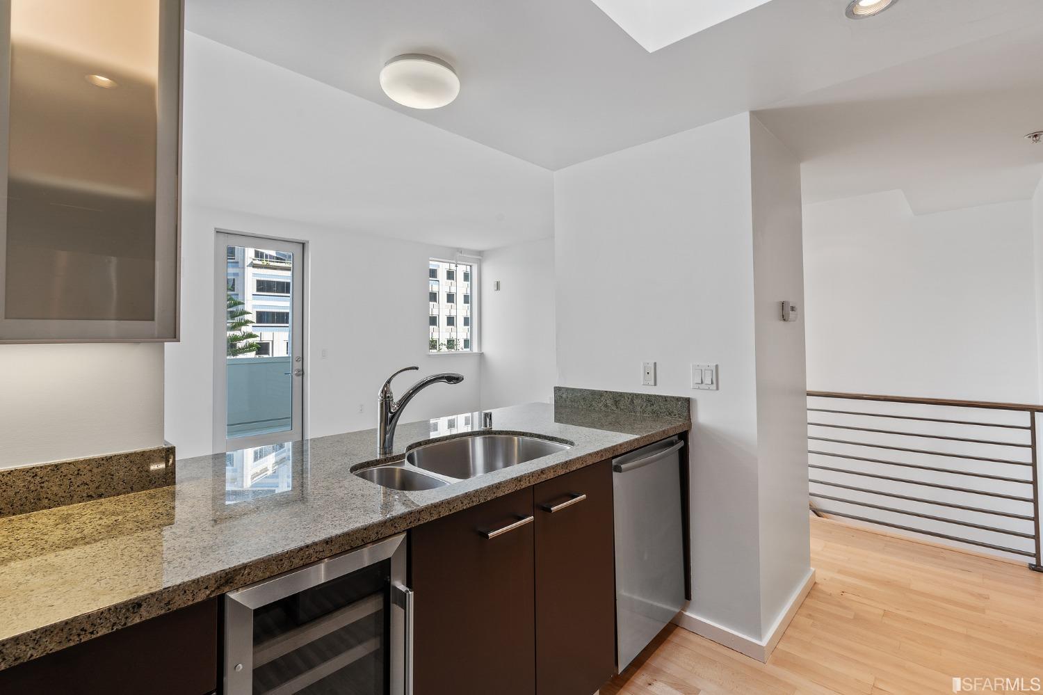 69 Clementina Street # 802