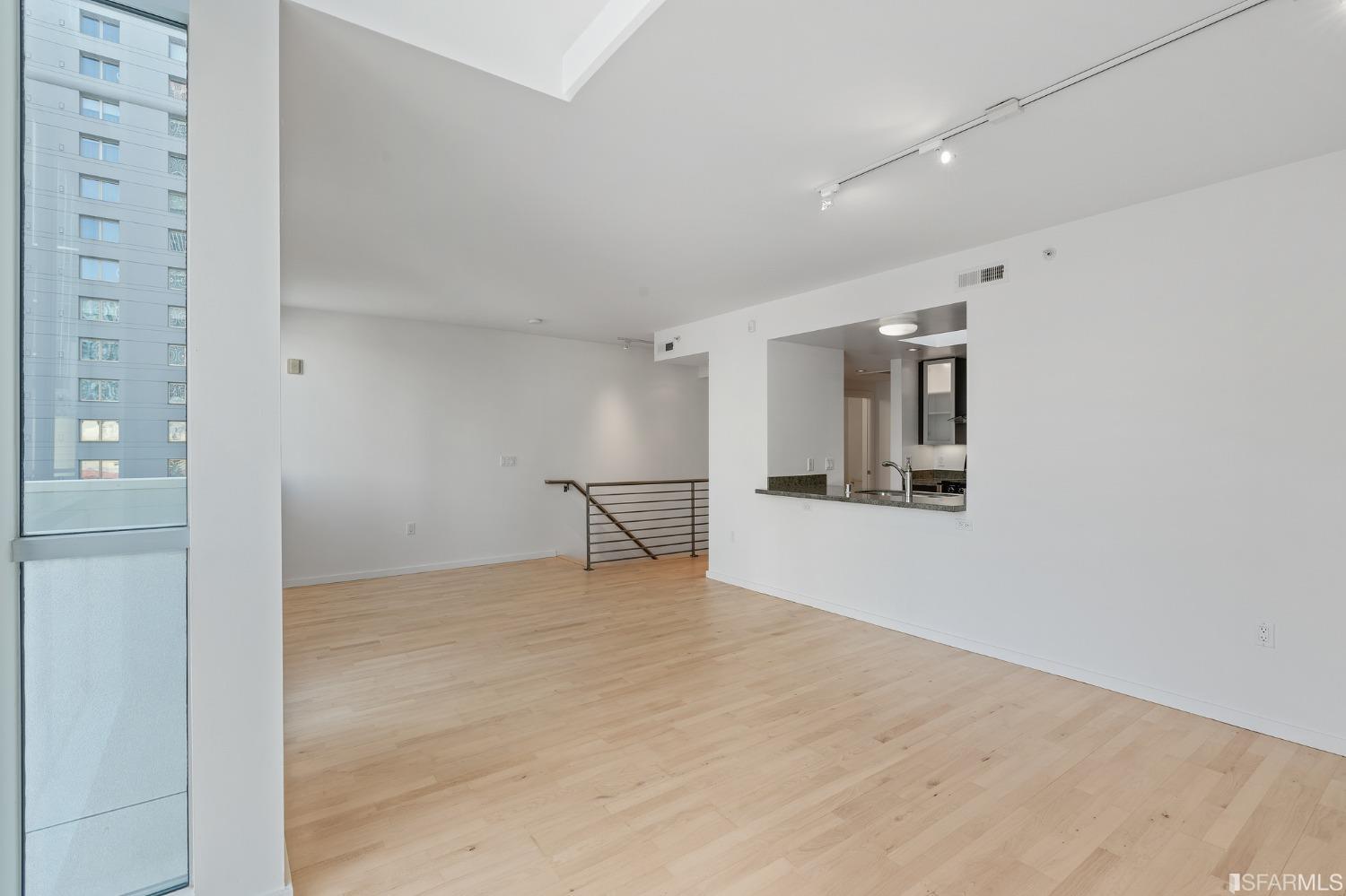 69 Clementina Street # 802