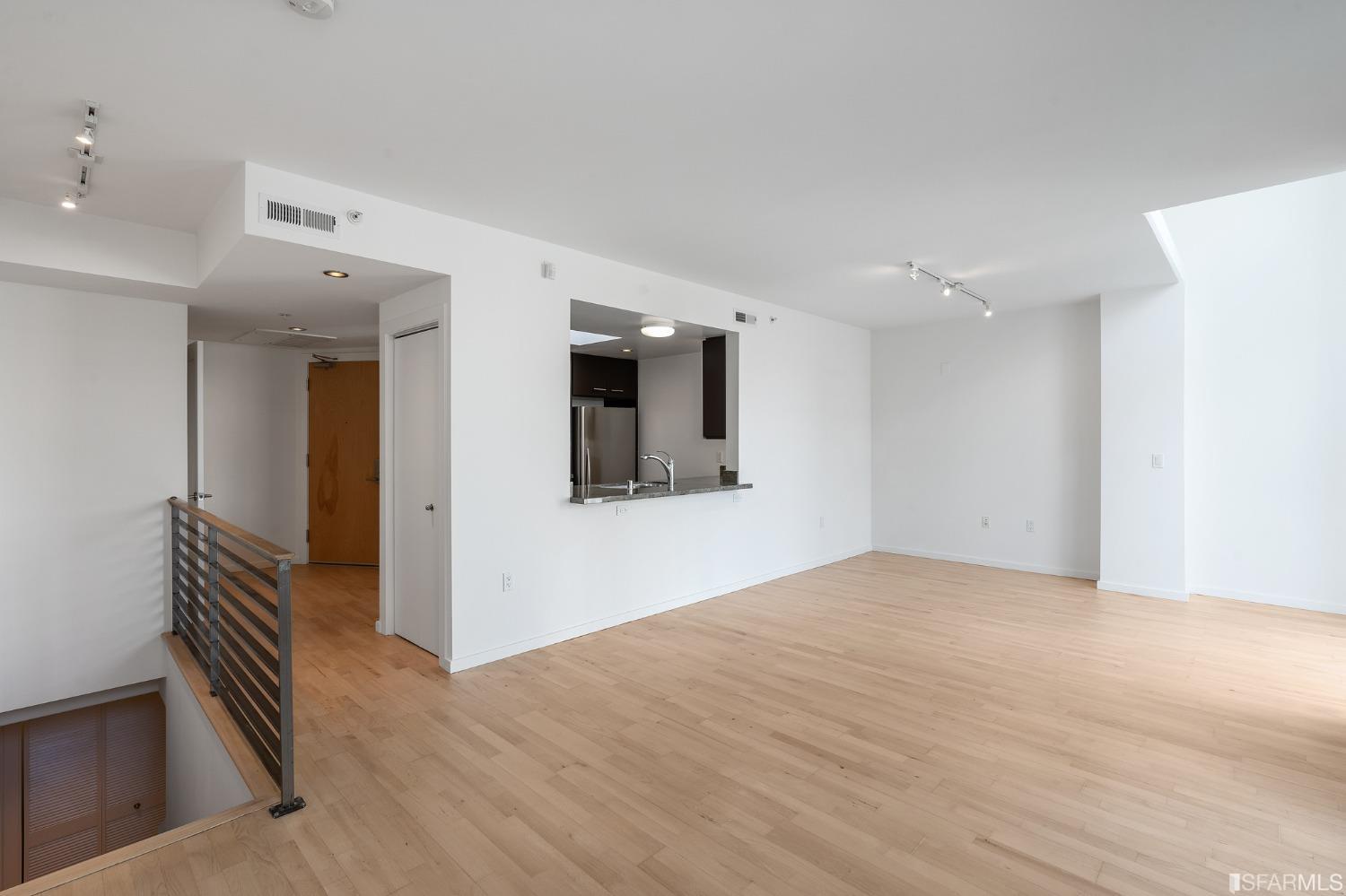 69 Clementina Street # 802