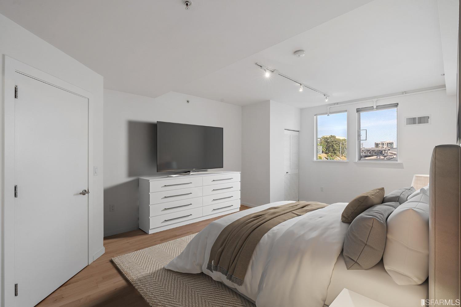 69 Clementina Street # 802