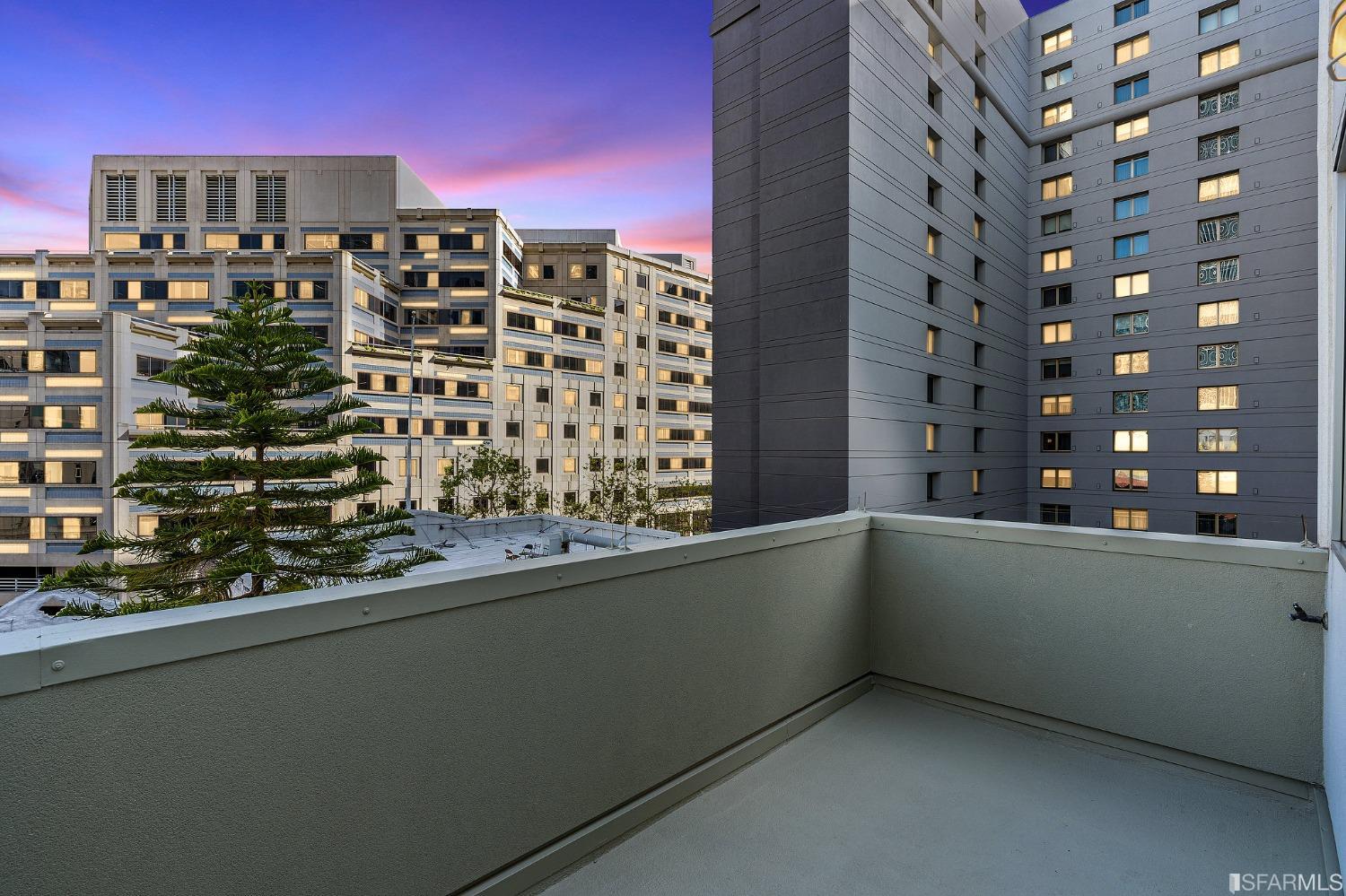 69 Clementina Street # 802