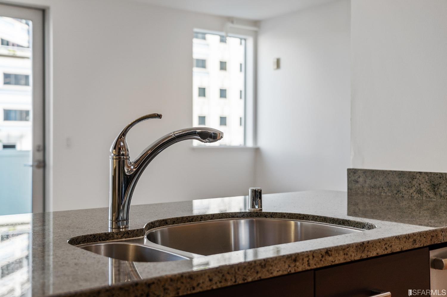 69 Clementina Street # 802