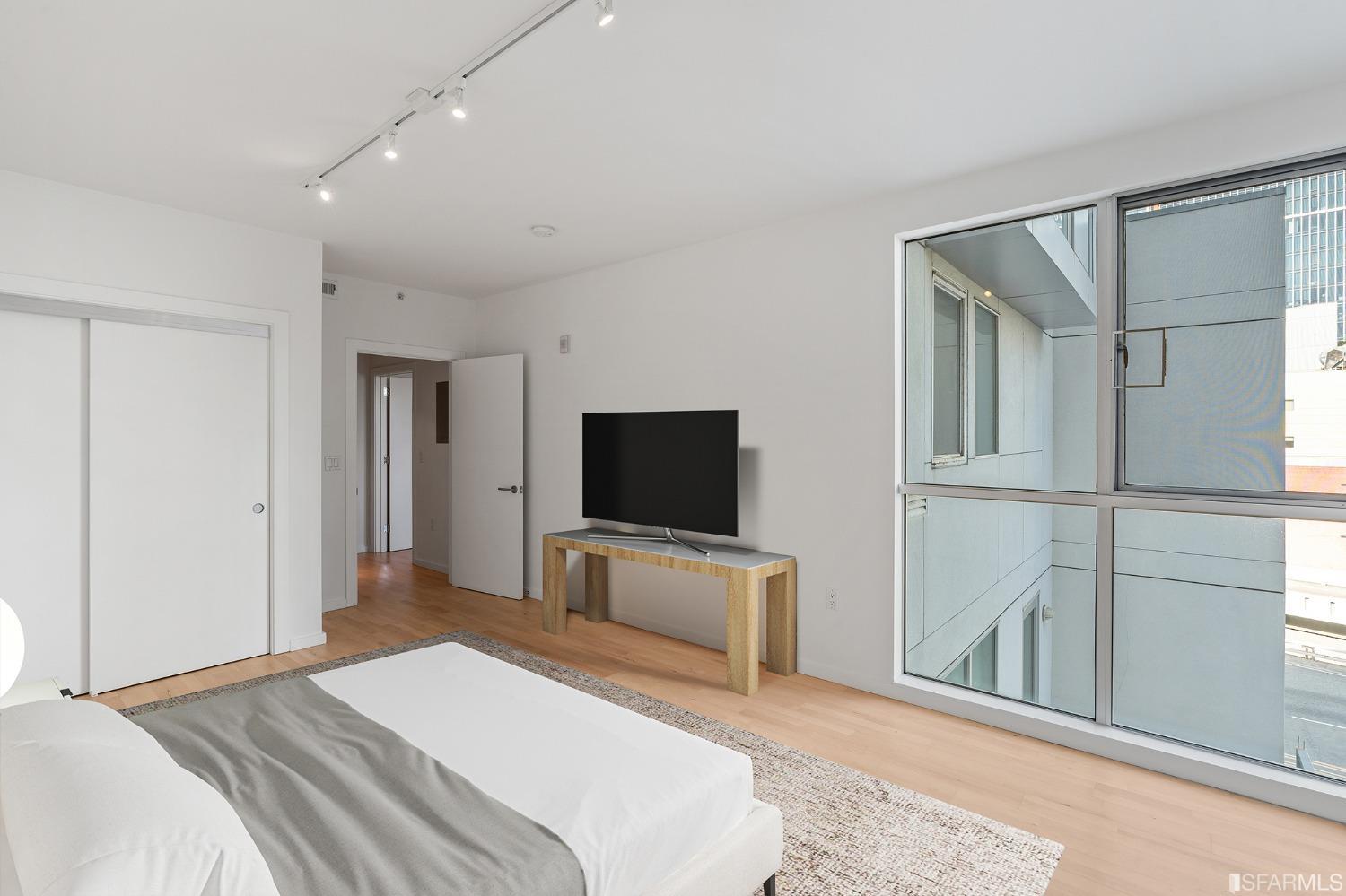 69 Clementina Street # 802