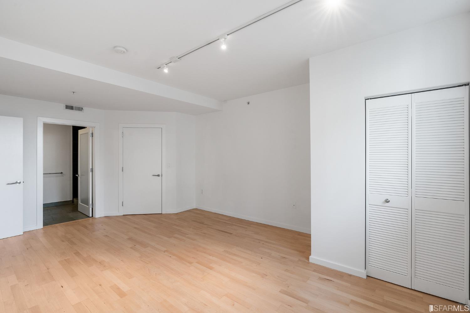 69 Clementina Street # 802