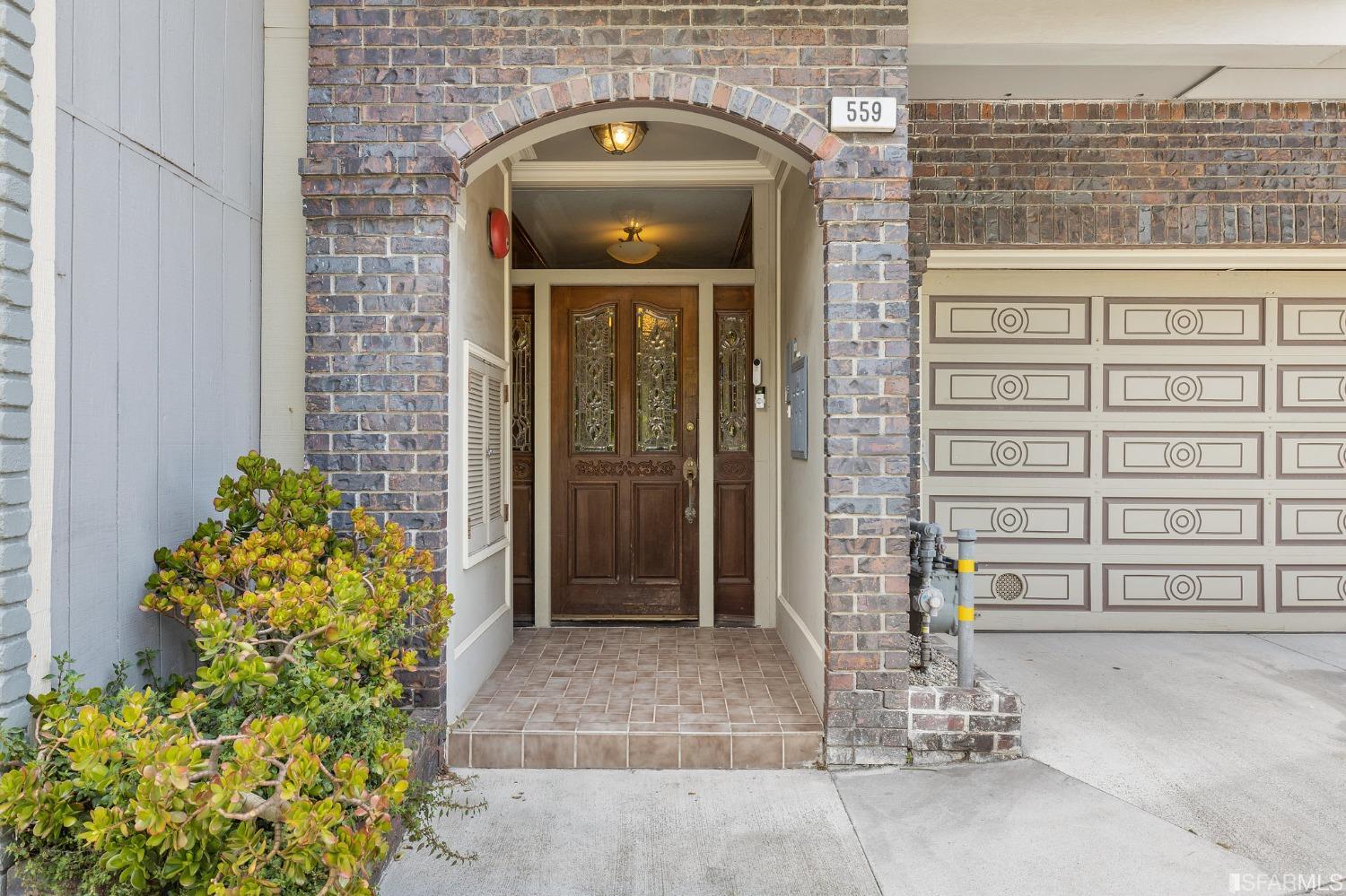 559 W Burnett Avenue # 100