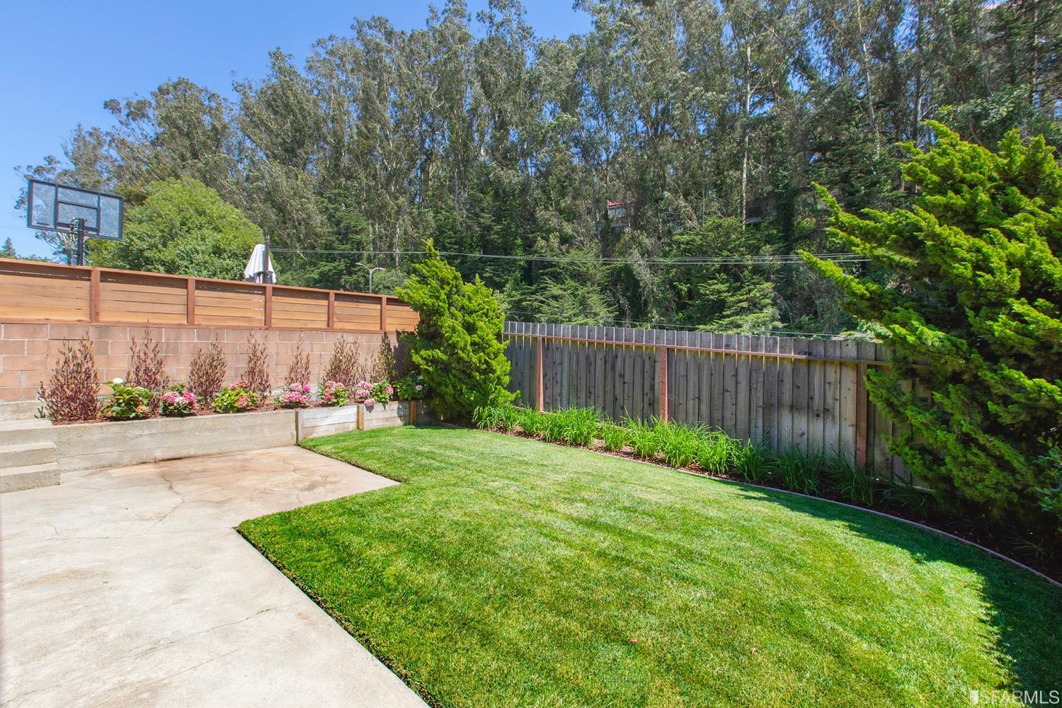 23 Forest Knolls Drive