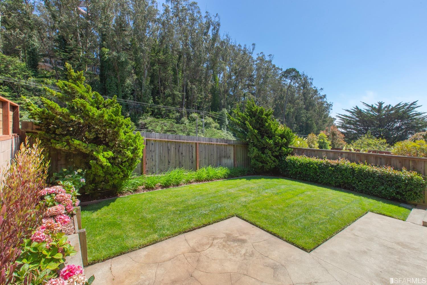 23 Forest Knolls Drive