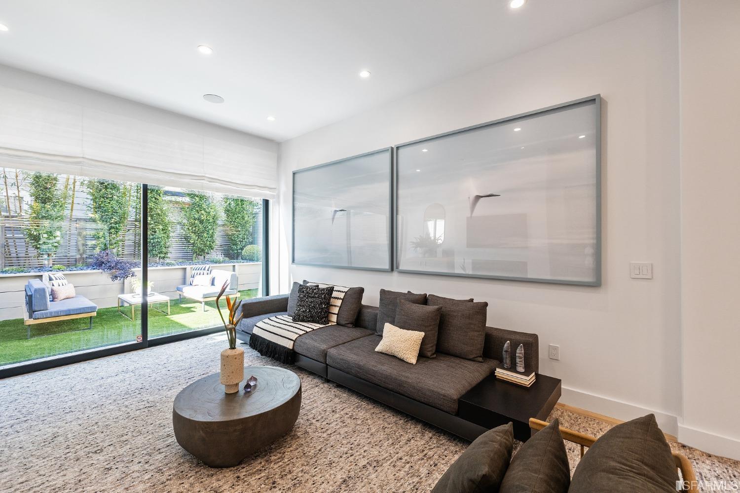 2684 Sacramento Street