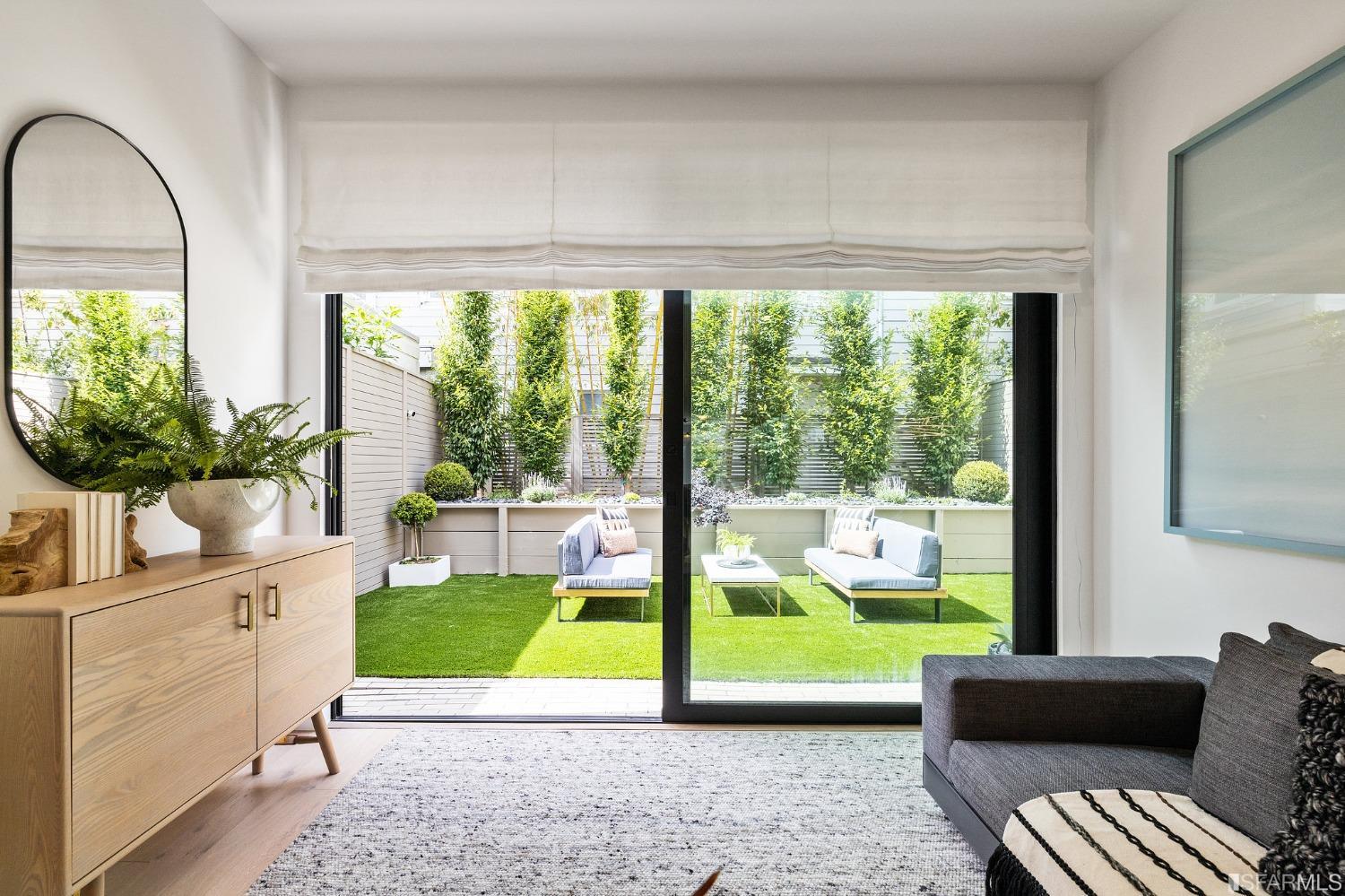 2684 Sacramento Street