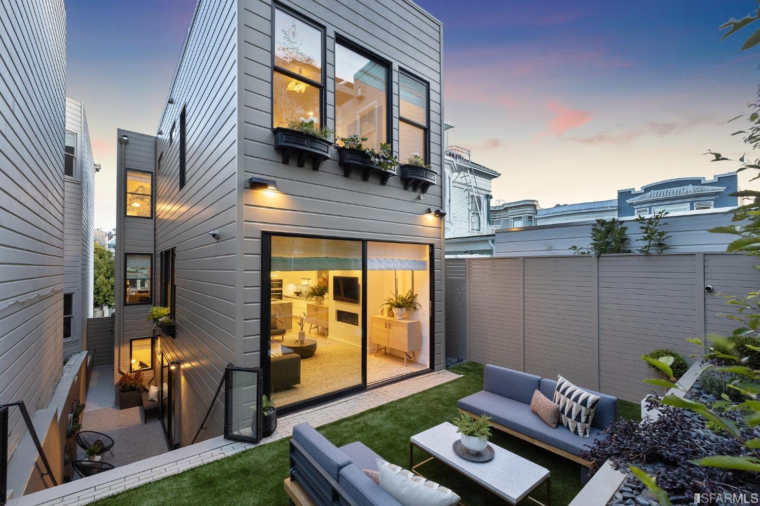 2684 Sacramento Street