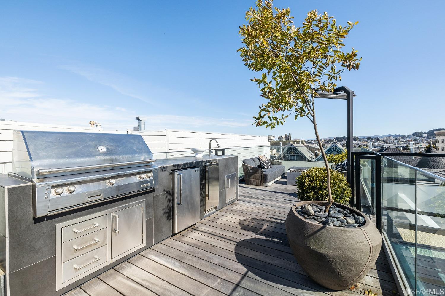 2684 Sacramento Street