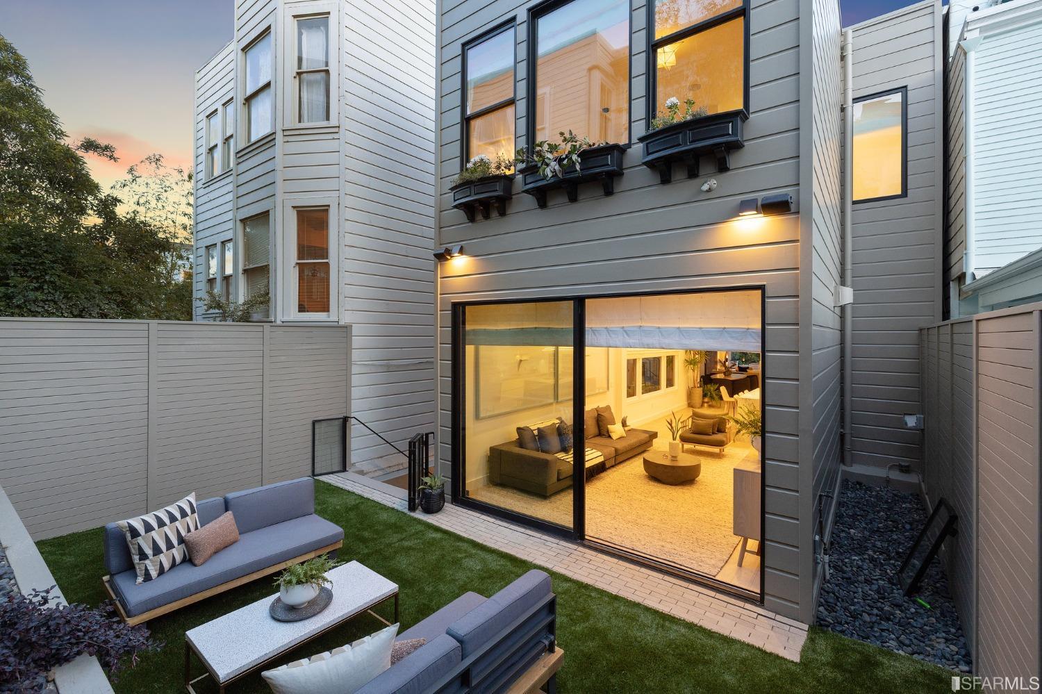 2684 Sacramento Street