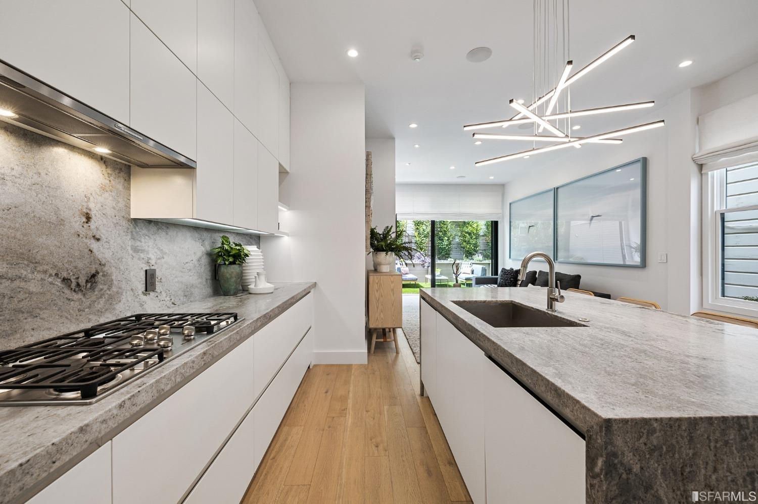 2684 Sacramento Street