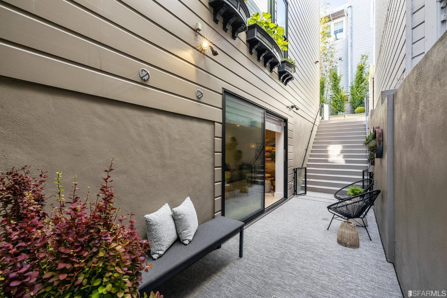 2684 Sacramento Street